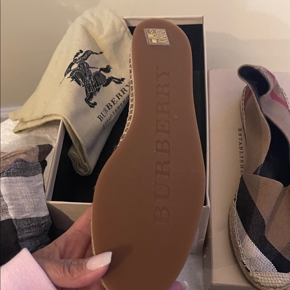 NWT Burberry Espadrilles - Picture 6 of 9